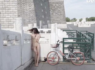 Orang telanjang, Cina